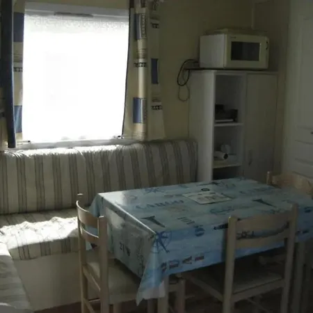 Mobil-home 4-6 Personnes Dans 3 Etoiles