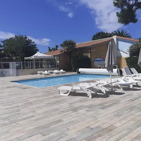 Mobil-home 4-6 Personnes Dans 3 Etoiles