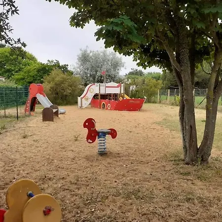 Mobil-home 4-6 Personnes Dans 3 Etoiles Campsite