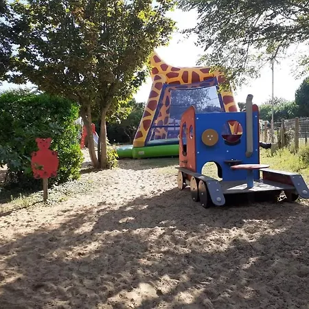 Mobil-home 4-6 Personnes Dans 3 Etoiles Campsite Saint-Pierre-d'Oleron
